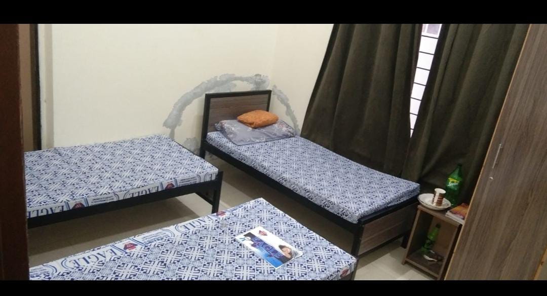 3 Seater Room - Premier Girls Hostels shadman branch